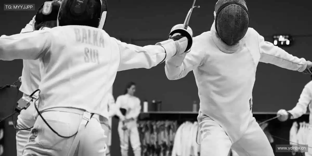 👟潮流单品，让运动成为时尚符号！